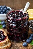 طريقة-عمل-مربى توت أزرق منزلي بقوام مثالي ولمعان طبيعي في برطمان زجاجي
